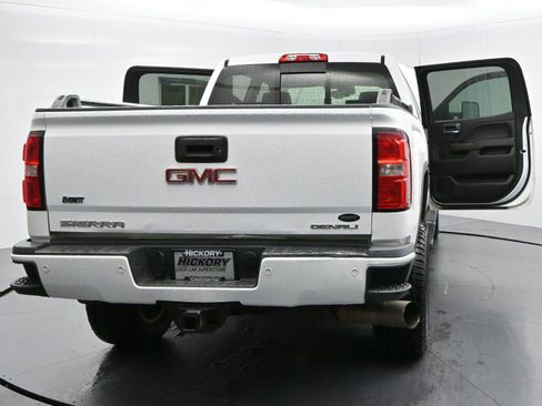 Used 2019 GMC Sierra 2500 Denali w/ Duramax Plus Package AWD/4WD image 41