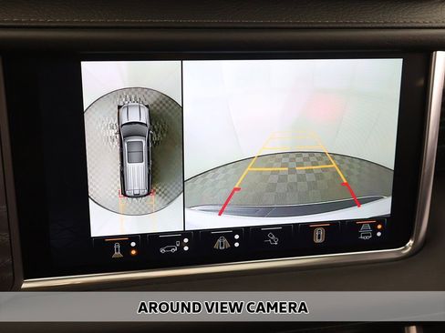 Used 2024 GMC Yukon Denali w/ Advanced Technology Package image 9