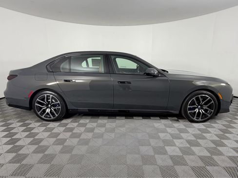 New 2026 BMW 760i xDrive w/ Executive Package image 2
