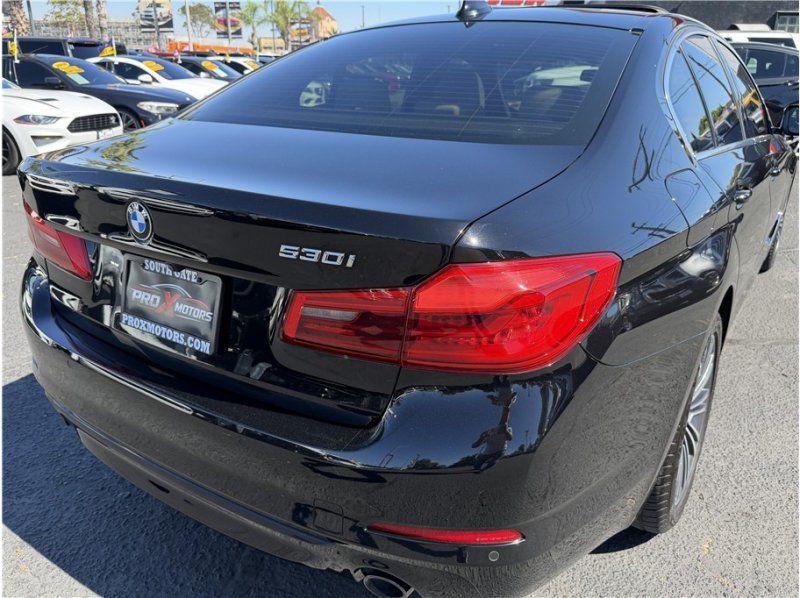 Used 2020 BMW 530i w/ Premium Package RWD image 44
