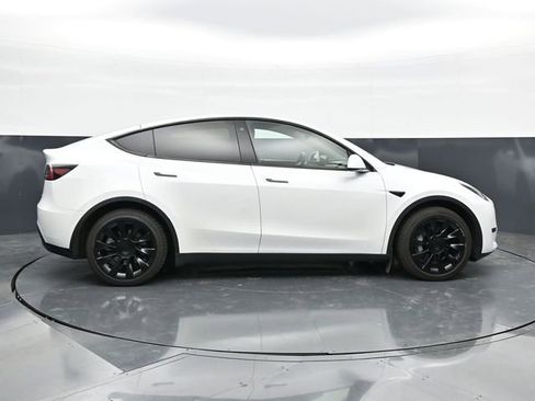 Used 2023 Tesla Model Y Long Range AWD/4WD image 8