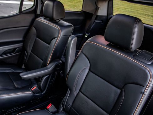 Used 2020 GMC Acadia AT4 image 22