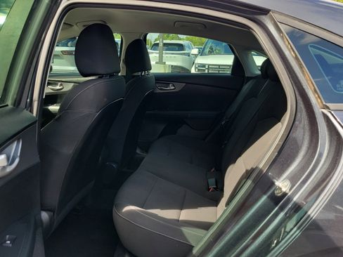 Used 2019 Kia Forte LXS FWD image 11