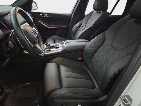 Used 2023 BMW X5 xDrive40i w/ M Sport Package image 18