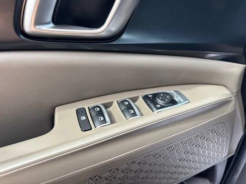 Used 2026 Kia Carnival FWD image 19