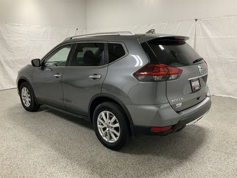 Used 2019 Nissan Rogue SV image 6