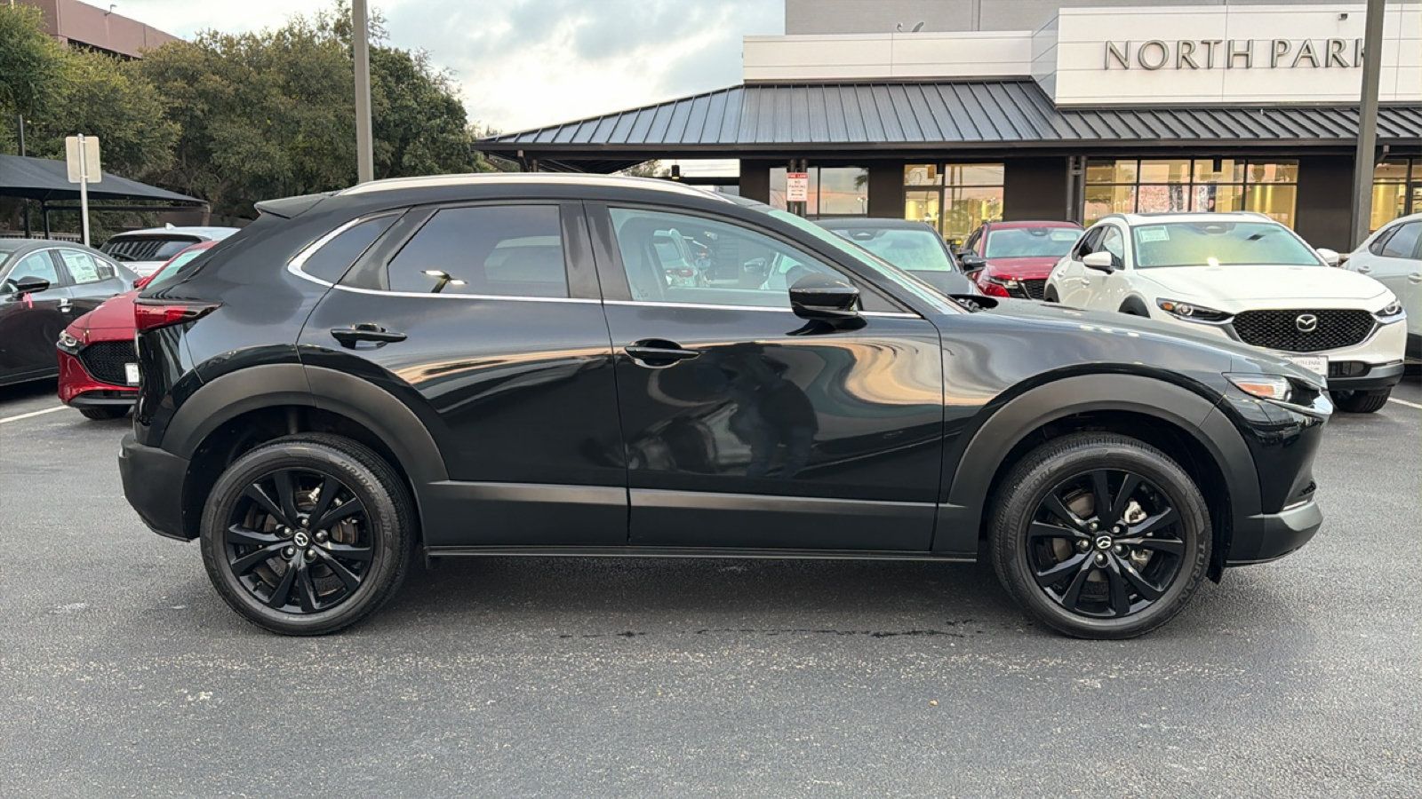 Used 2024 MAZDA CX-30 AWD 2.5 S w/ Select Sport Pkg image 3