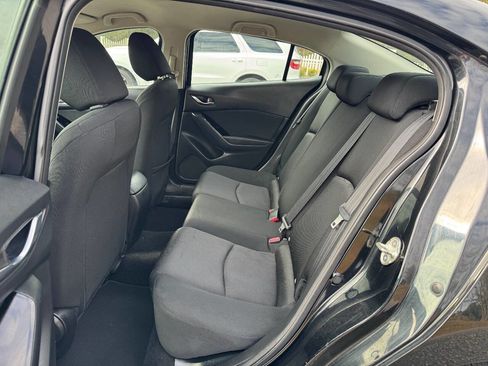 Used 2018 MAZDA MAZDA3 Sport image 12