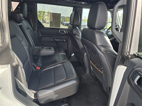Used 2024 Ford Bronco Badlands image 15