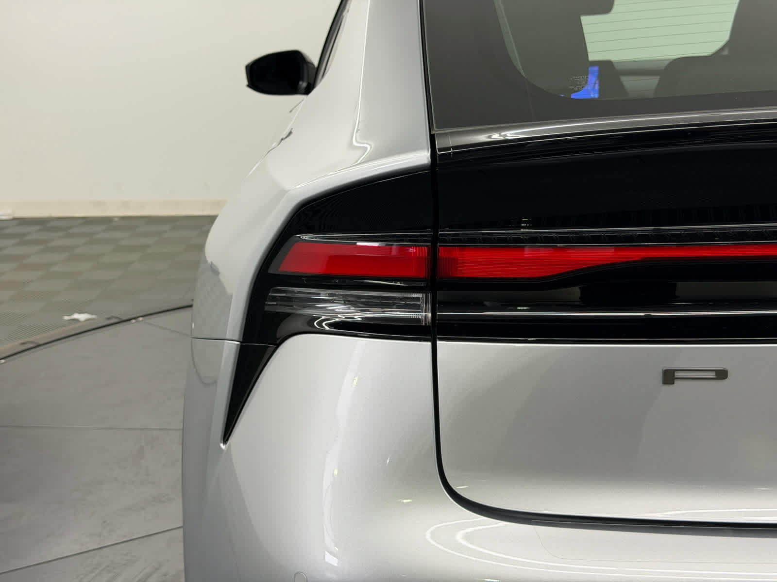 New 2027 Toyota Prius LE FWD image 11
