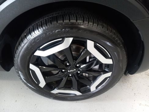 Certified 2025 Kia Telluride S AWD/4WD image 4