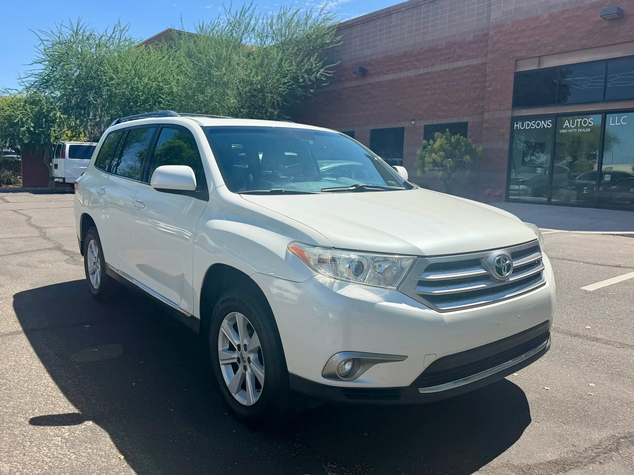 Used 2013 Toyota Highlander SE AWD/4WD image 3