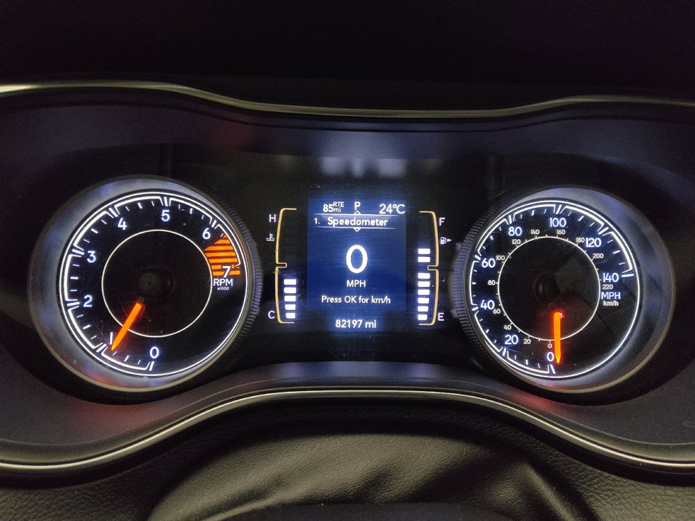 Used 2019 Jeep Cherokee Latitude Plus AWD/4WD image 23