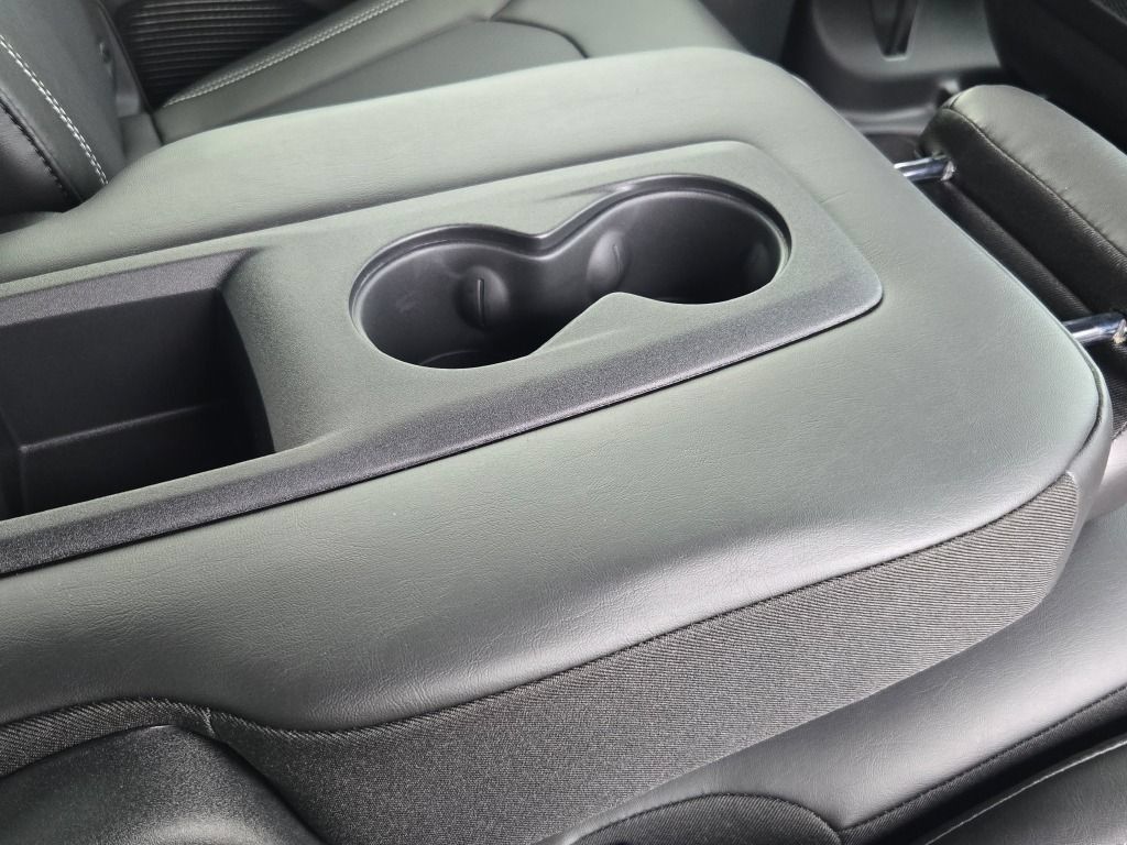 New 2027 Chrysler Pacifica Select FWD image 10