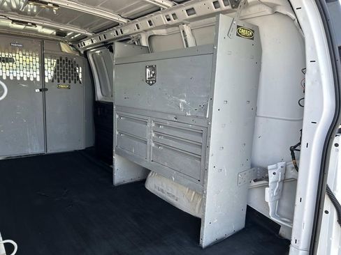 Used 2023 GMC Savana 2500 w/ Driver Convenience Package image 17