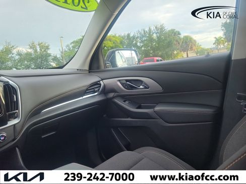 Used 2019 Chevrolet Traverse LT FWD image 18