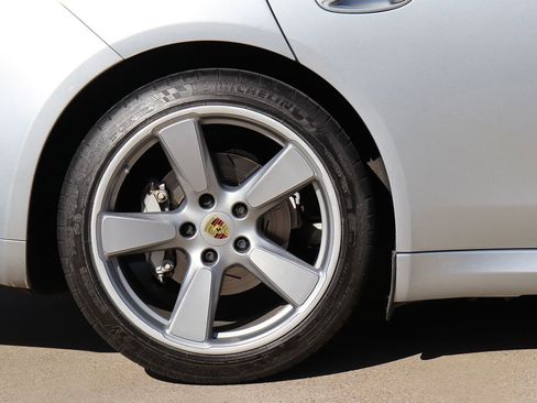 Used 2015 Porsche Panamera S image 49