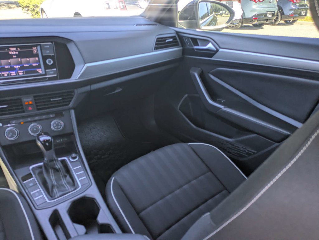 Used 2024 Volkswagen Jetta Sport FWD image 15