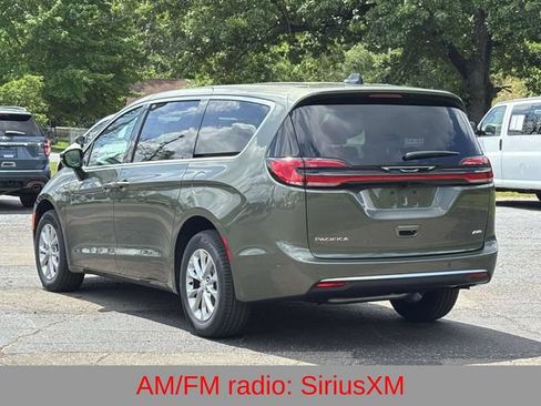 New 2027 Chrysler Pacifica Select w/ Family Tech Group AWD/4WD image 13