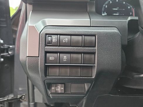 Used 2024 Toyota Tacoma TRD Off-Road AWD/4WD image 20