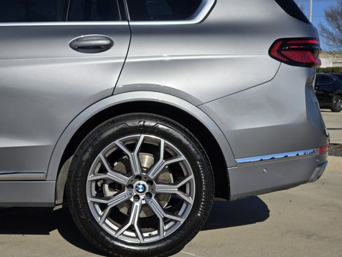 Used 2024 BMW X7 xDrive40i image 13