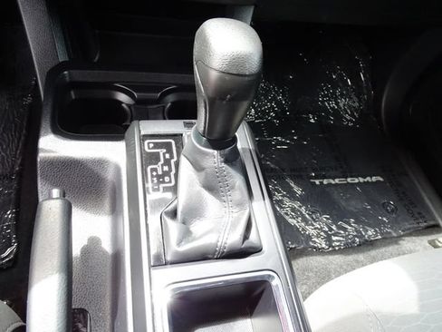 Used 2019 Toyota Tacoma SR RWD image 13