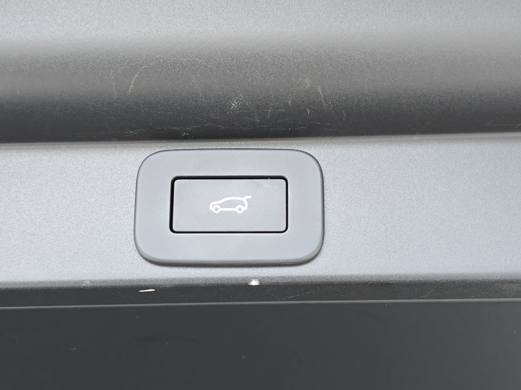 Certified 2025 Land Rover Range Rover SE AWD/4WD image 12
