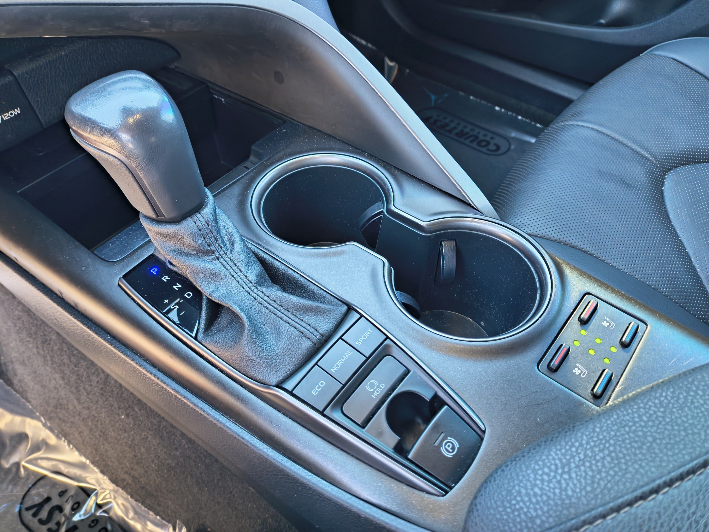 Used 2021 Toyota Camry XSE w/ Navigation Package FWD image 29