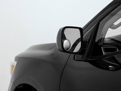 Used 2021 Nissan Titan SV w/ SV Convenience Package AWD/4WD image 38