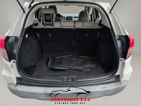 Used 2017 Honda HR-V EX image 12