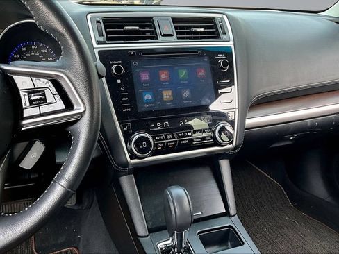 Used 2018 Subaru Outback 2.5i Touring AWD/4WD image 9