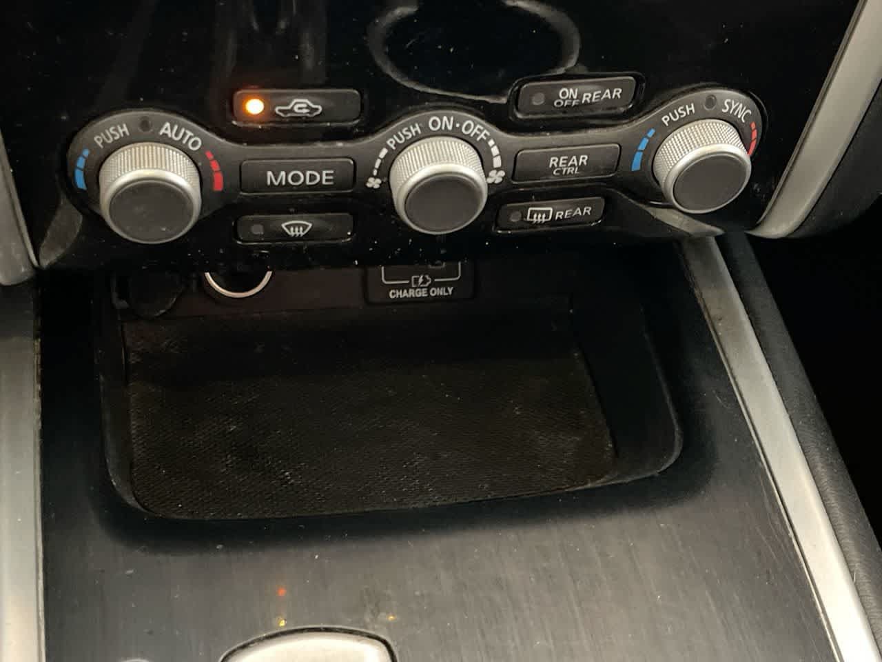 Used 2020 Nissan Pathfinder SV AWD/4WD image 18