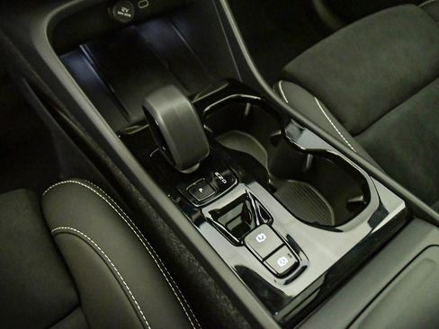 New 2026 Volvo XC40 B5 Ultra w/ Climate Package AWD/4WD image 19