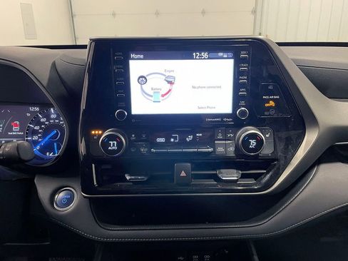 Used 2021 Toyota Highlander XLE image 33