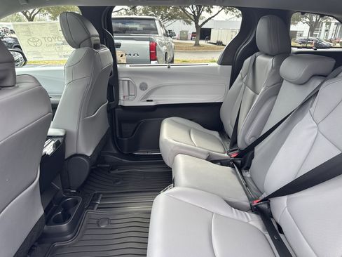 New 2026 Toyota Sienna XLE image 24