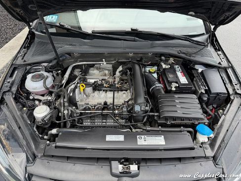 Used 2019 Volkswagen Golf 4-Door FWD image 13