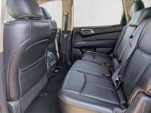 Used 2019 Nissan Pathfinder SL image 15