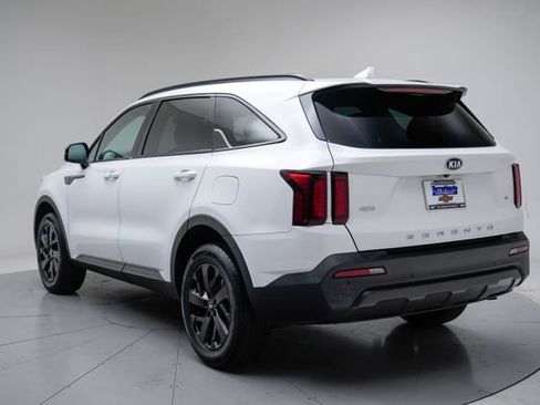 Used 2021 Kia Sorento S w/ Panoramic Sunroof Package image 3