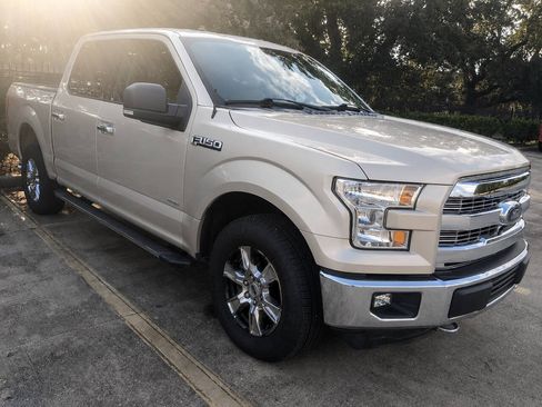 Used 2017 Ford F150 XLT w/ Equipment Group 302A Luxury AWD/4WD image 4