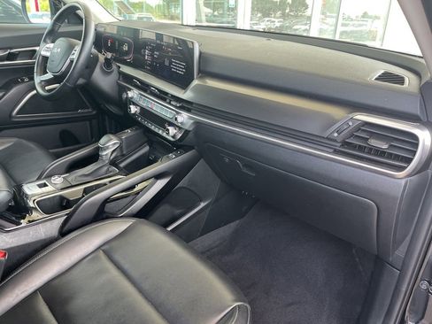 Used 2025 Kia Telluride S FWD image 24