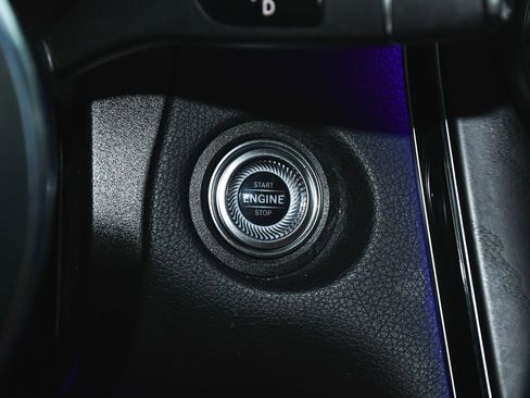 Used 2023 Mercedes-Benz GLC 300 4MATIC Coupe image 31