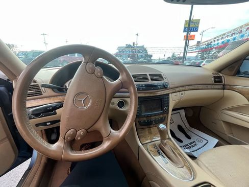 Used 2007 Mercedes-Benz E 350 4MATIC Sedan image 11
