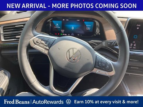 Used 2024 Volkswagen Atlas SE AWD/4WD image 12