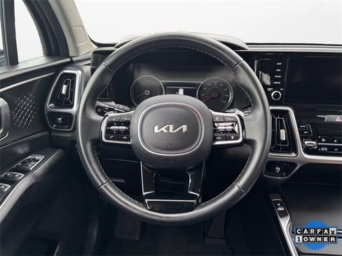 Used 2023 Kia Sorento EX image 12