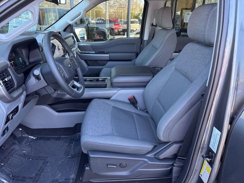 New 2026 Ford F150 XLT w/ XLT Chrome Appearance Package RWD image 20