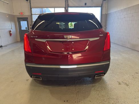 Used 2018 Cadillac XT5 Luxury w/ Driver Awareness Package FWD image 7