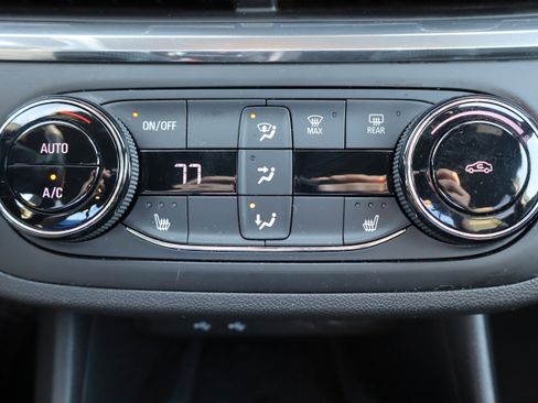 Used 2024 Buick Envista Preferred w/ Convenience I Package image 21