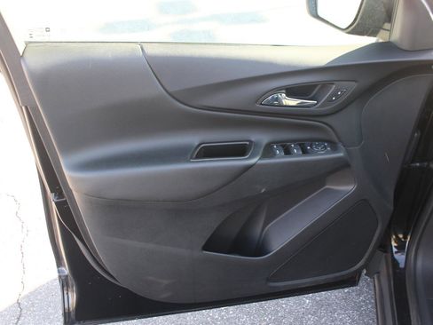 Used 2023 Chevrolet Equinox LT FWD image 12