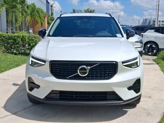 Used 2024 Volvo XC40 B5 Core AWD/4WD video 2