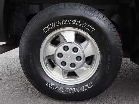 Used 2002 Chevrolet Tahoe LT image 41